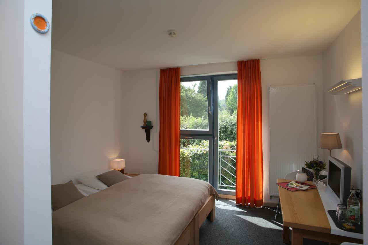 Alanus Gastehaus Hotel Alfter Exterior photo